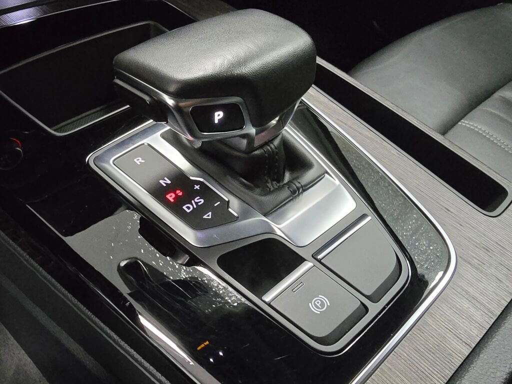 Used 2023 Audi Q5 2.0T Premium w/ Convenience Package image 17