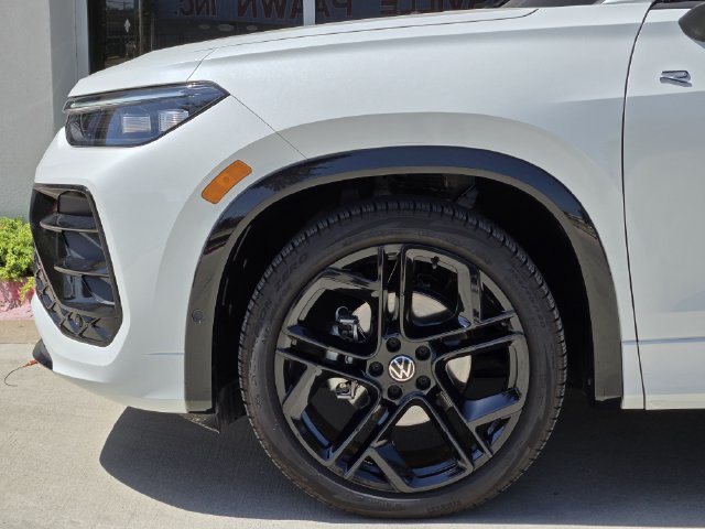 Used 2026 Volkswagen Tiguan SE R-Line FWD image 8