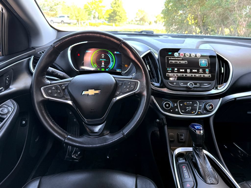 Used 2017 Chevrolet Volt Premier w/ Driver Confidence Package FWD image 23