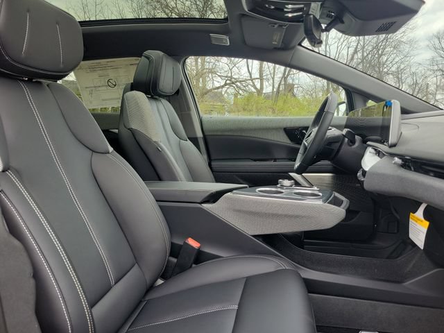 New 2026 Cadillac Optiq Sport 1 w/ LPO, Floor Liner Package AWD/4WD image 28
