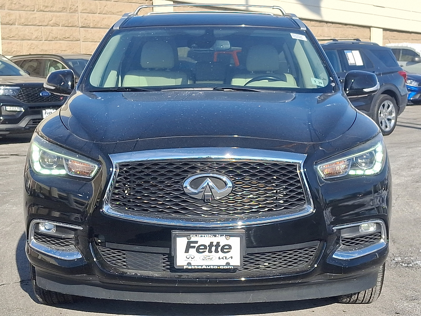 Certified 2019 INFINITI QX60 Luxe w/ Essential Package image 2