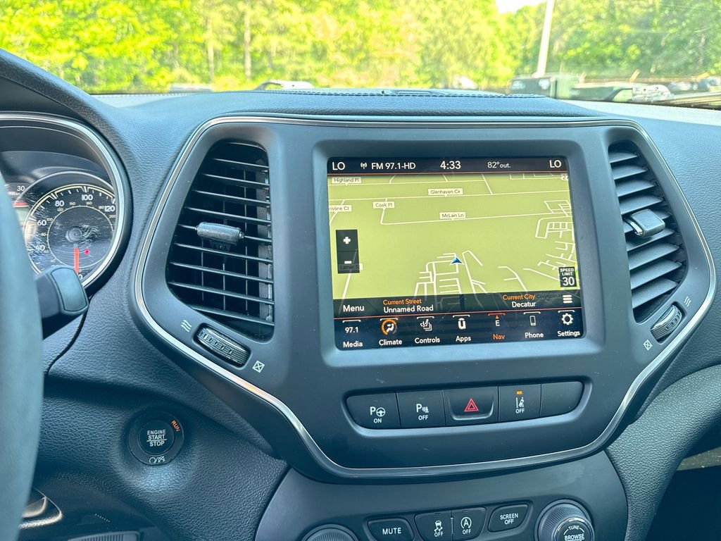 Used 2023 Jeep Cherokee Altitude Lux image 27