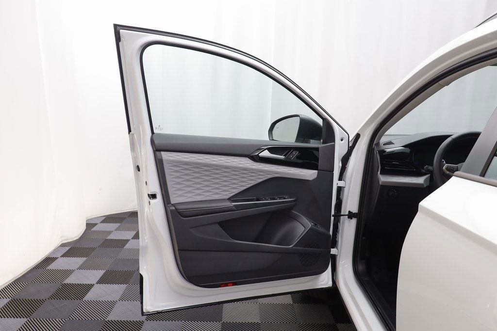 Certified 2024 Volkswagen Taos S image 5