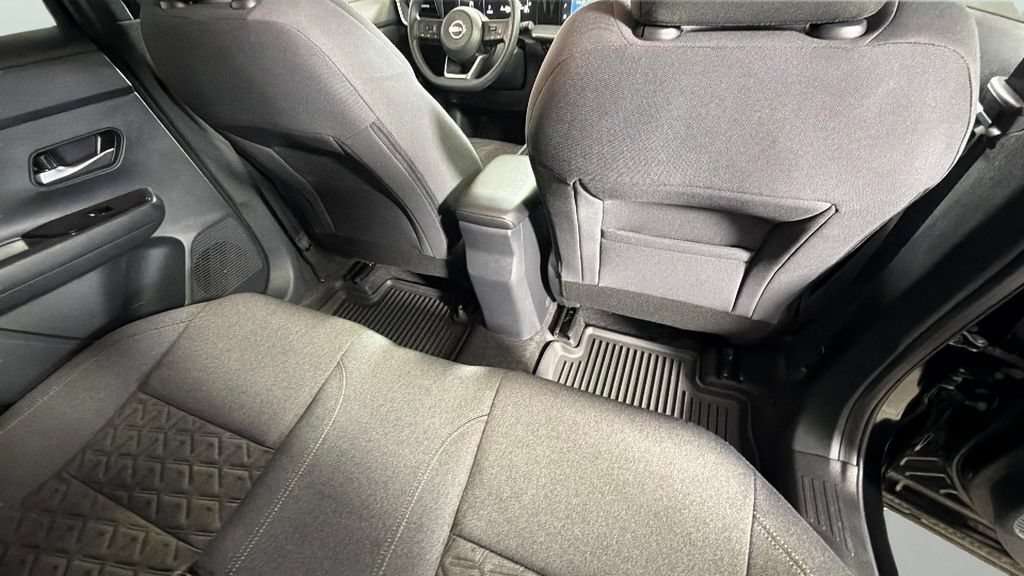 Used 2026 Nissan Kicks SV FWD image 30
