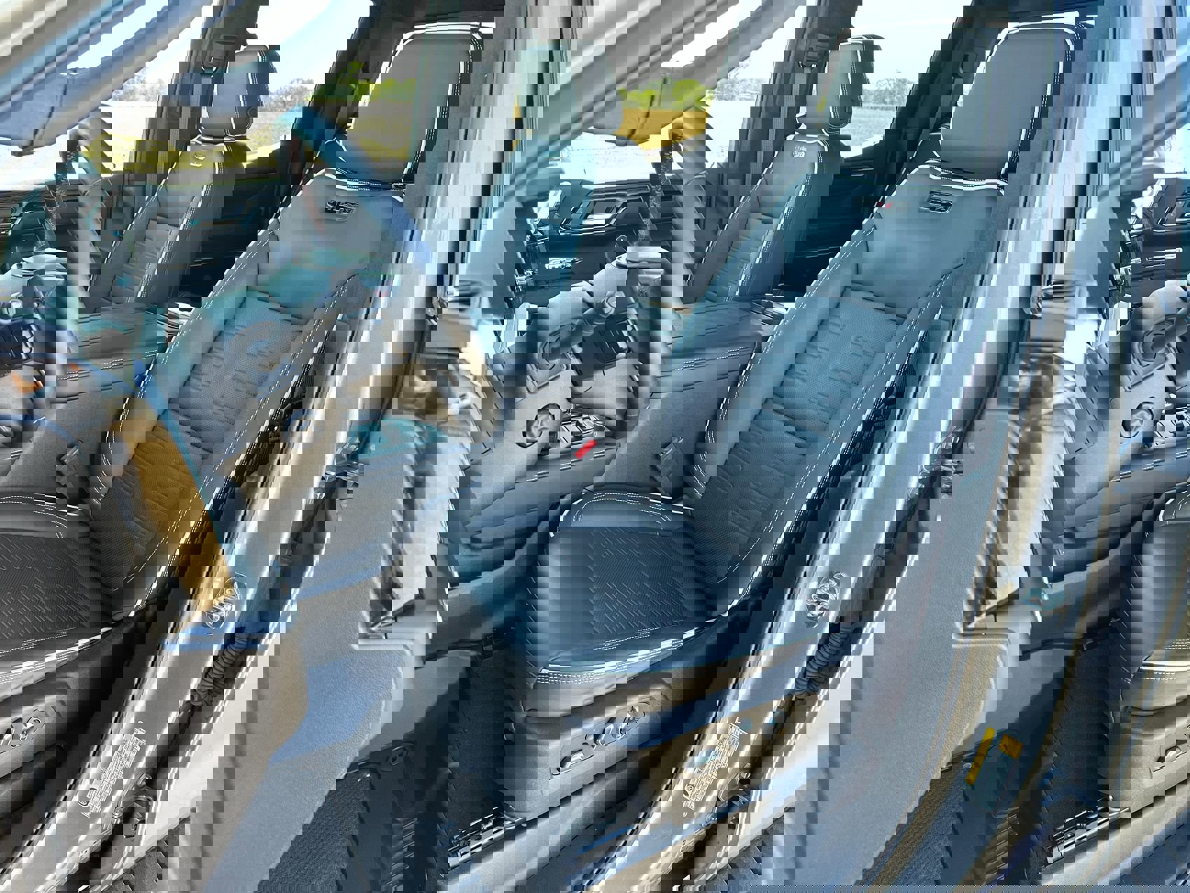 Used 2025 GMC Sierra 1500 AT4X image 11