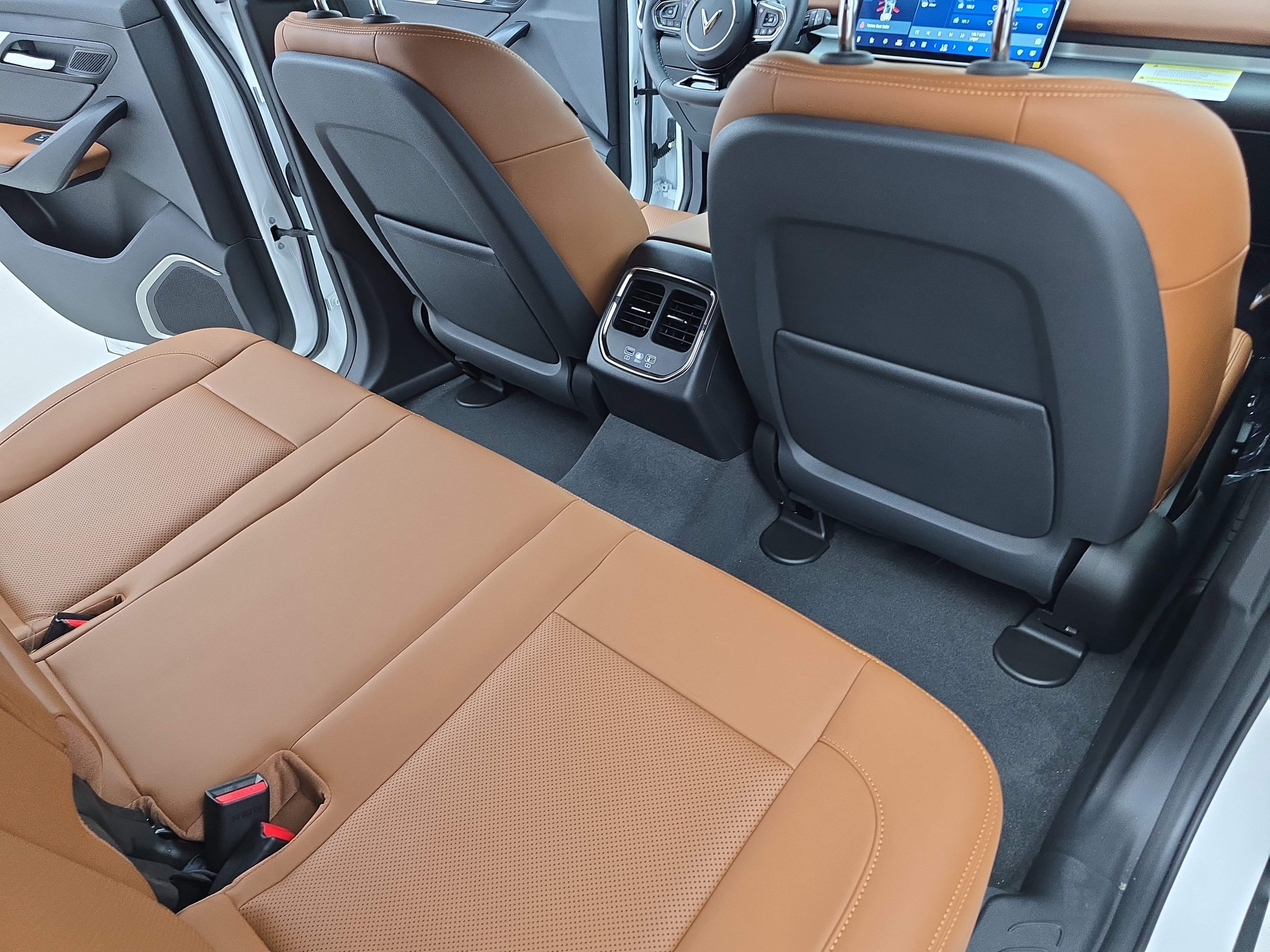 New 2025 VinFast VF 8 Plus image 11