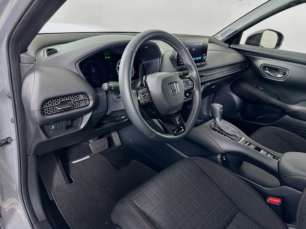 Used 2025 Honda HR-V Sport image 9