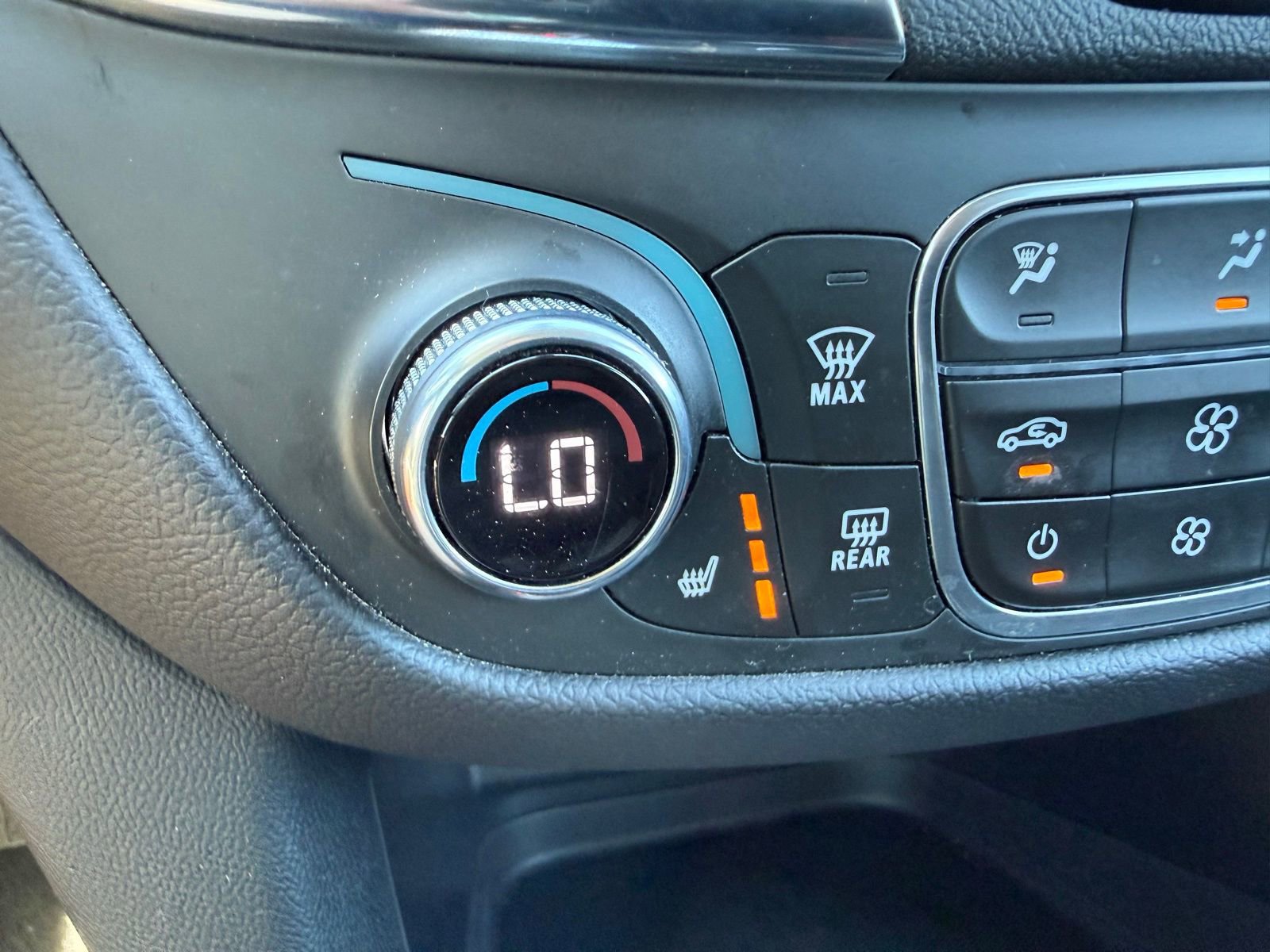 Used 2024 Chevrolet Equinox LT image 25