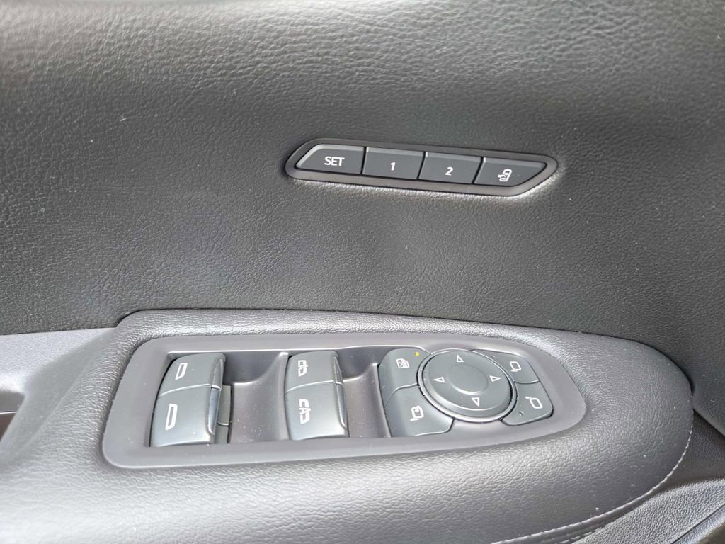 Used 2022 Cadillac XT5 Premium Luxury image 36