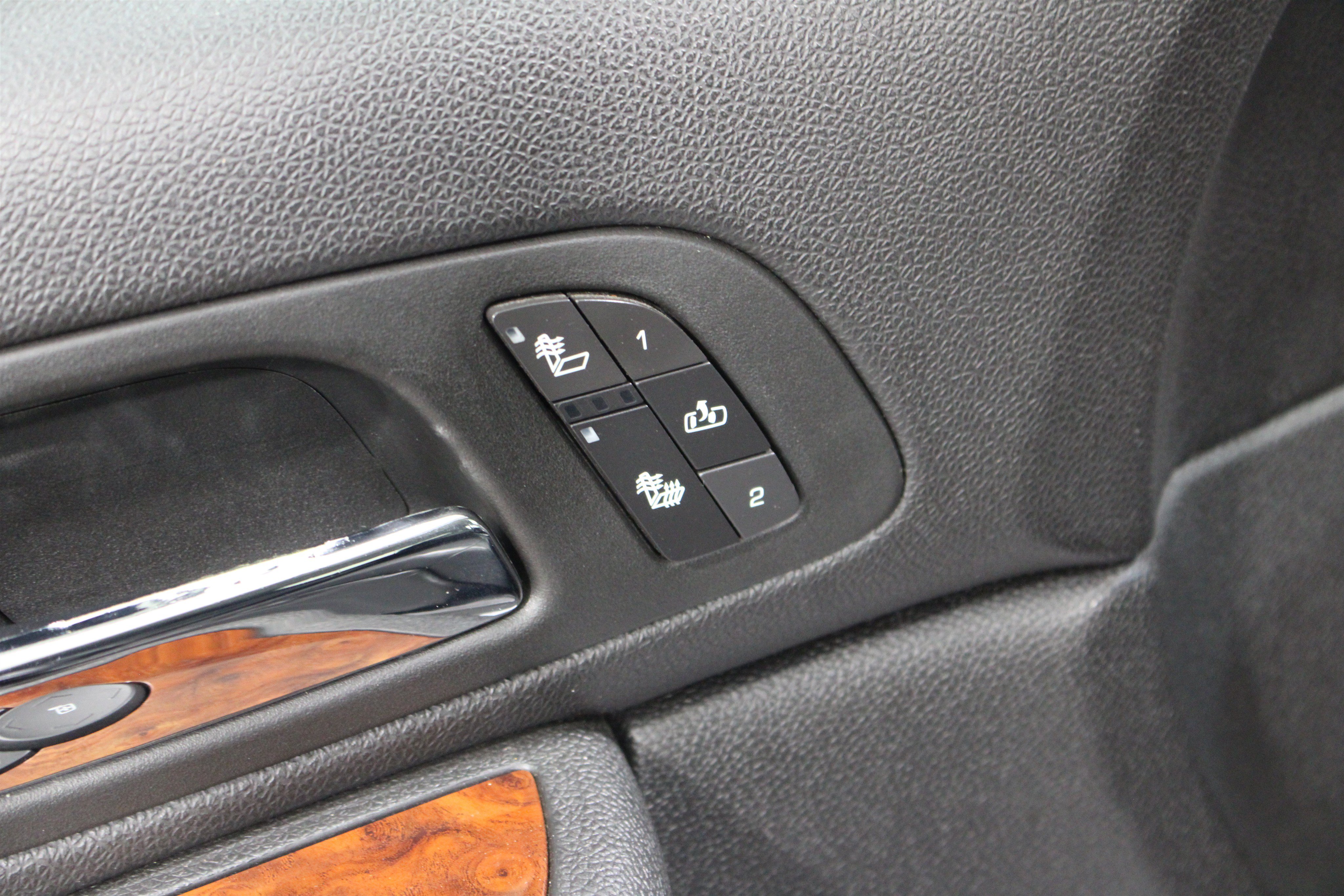 Used 2007 Chevrolet Avalanche LTZ w/ LTZ Preferred Equipment Group AWD/4WD image 8