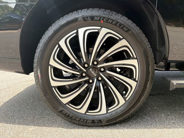 New 2026 Lincoln Navigator L Black Label AWD/4WD image 18