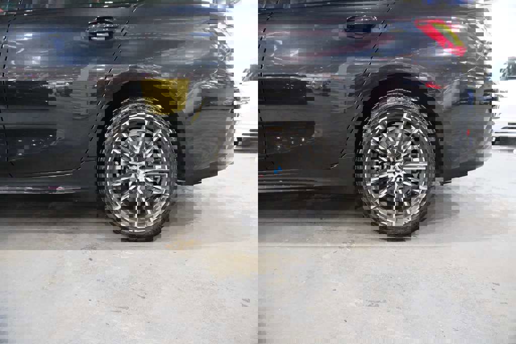 Used 2022 BMW 330i xDrive Sedan w/ Premium Package 2 image 7