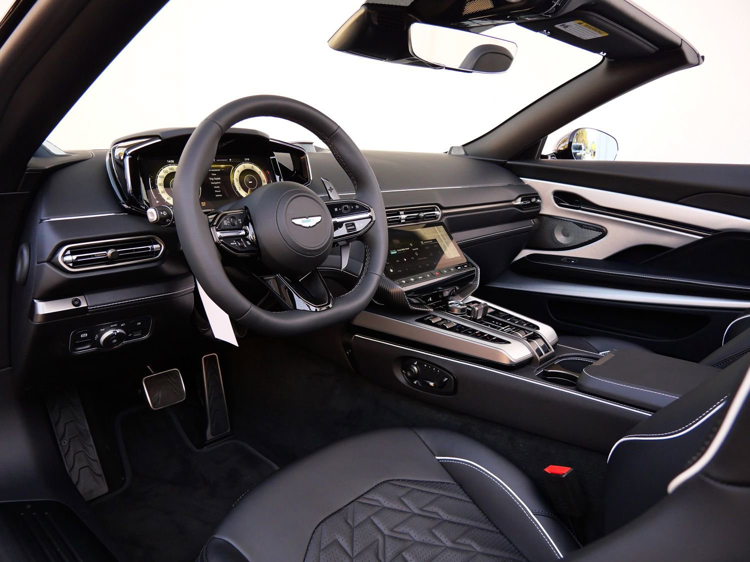 New 2026 Aston Martin Vanquish Convertible image 3