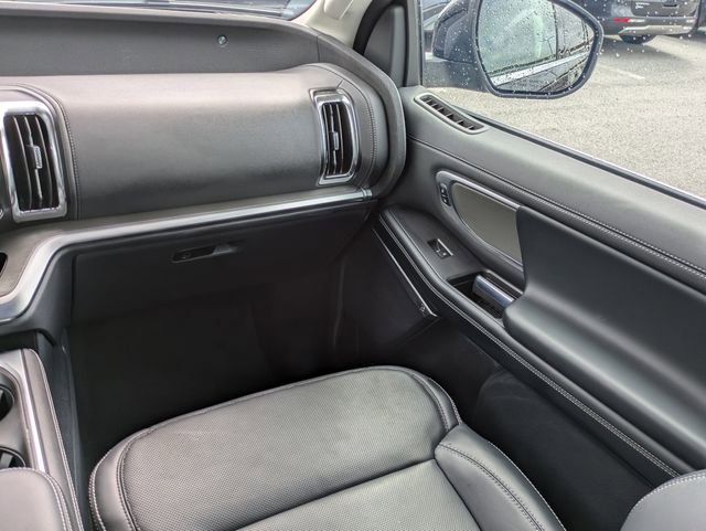 Certified 2025 Ford Expedition Platinum AWD/4WD image 17