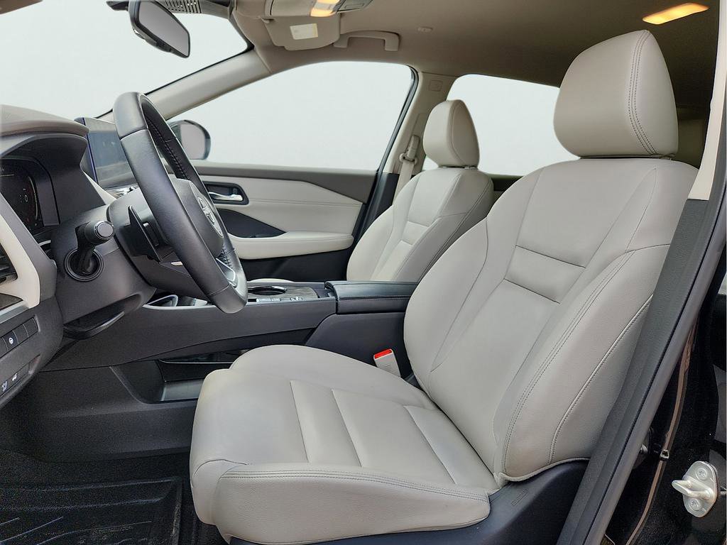 Used 2024 Nissan Rogue SL FWD image 13