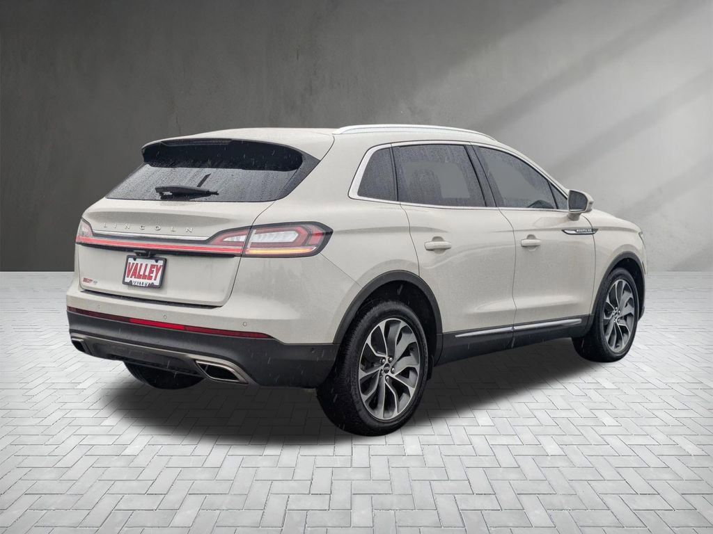 Used 2023 Lincoln Nautilus Reserve w/ Equipment Group 201A image 10