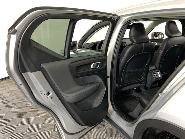 Certified 2023 Volvo XC40 B5 Plus w/ Climate Package image 32