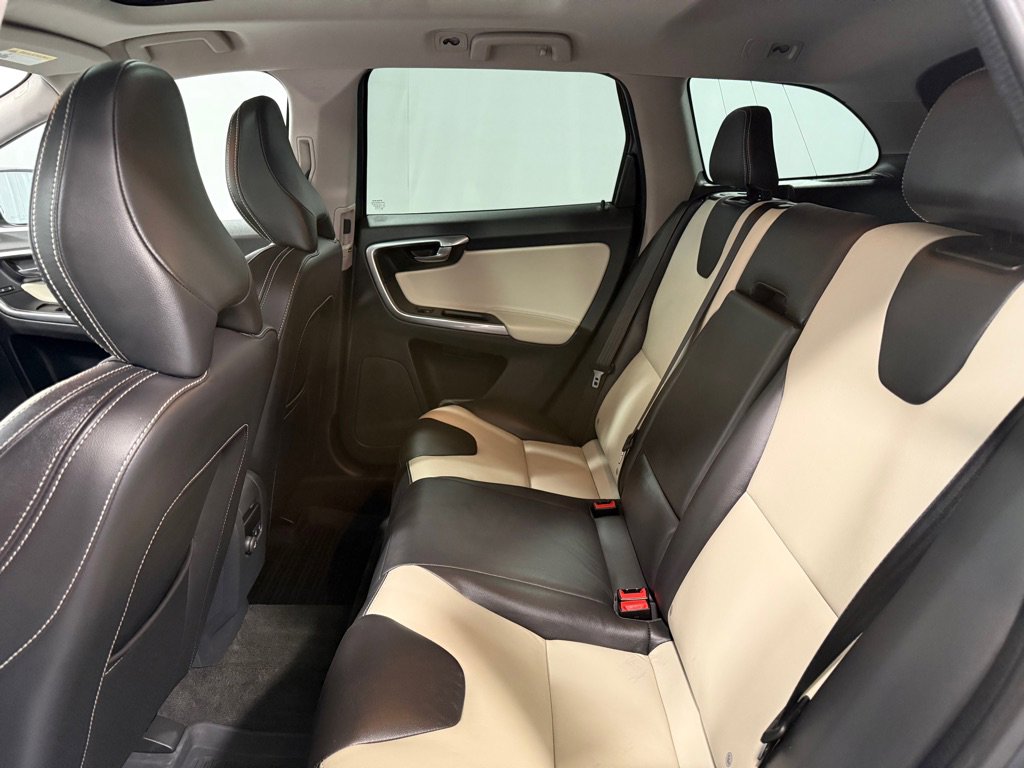 Used 2017 Volvo XC60 T5 Dynamic w/ Preferred Option Package image 22