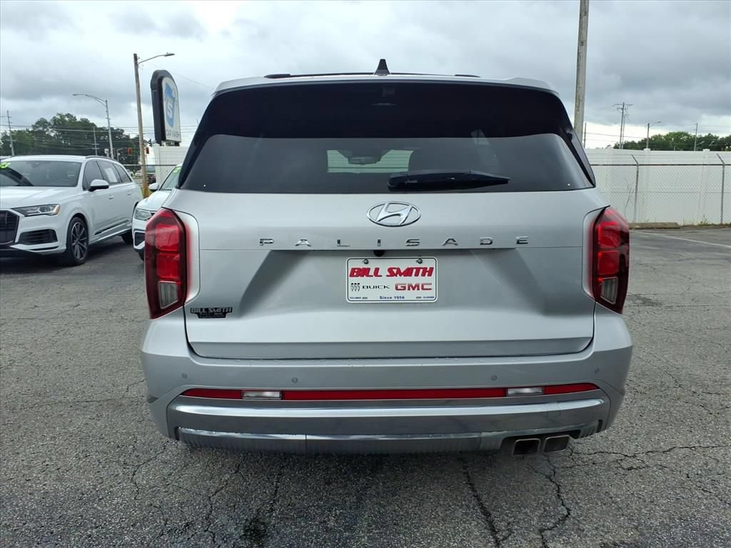 Used 2023 Hyundai Palisade Calligraphy FWD image 6