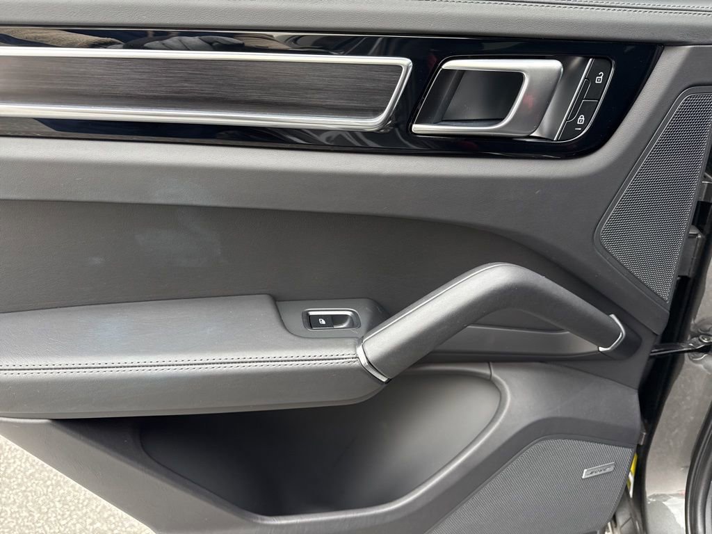 Used 2023 Porsche Cayenne GTS image 15