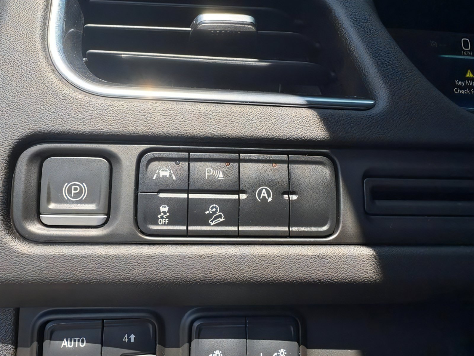 Used 2023 Chevrolet Suburban Premier AWD/4WD image 20