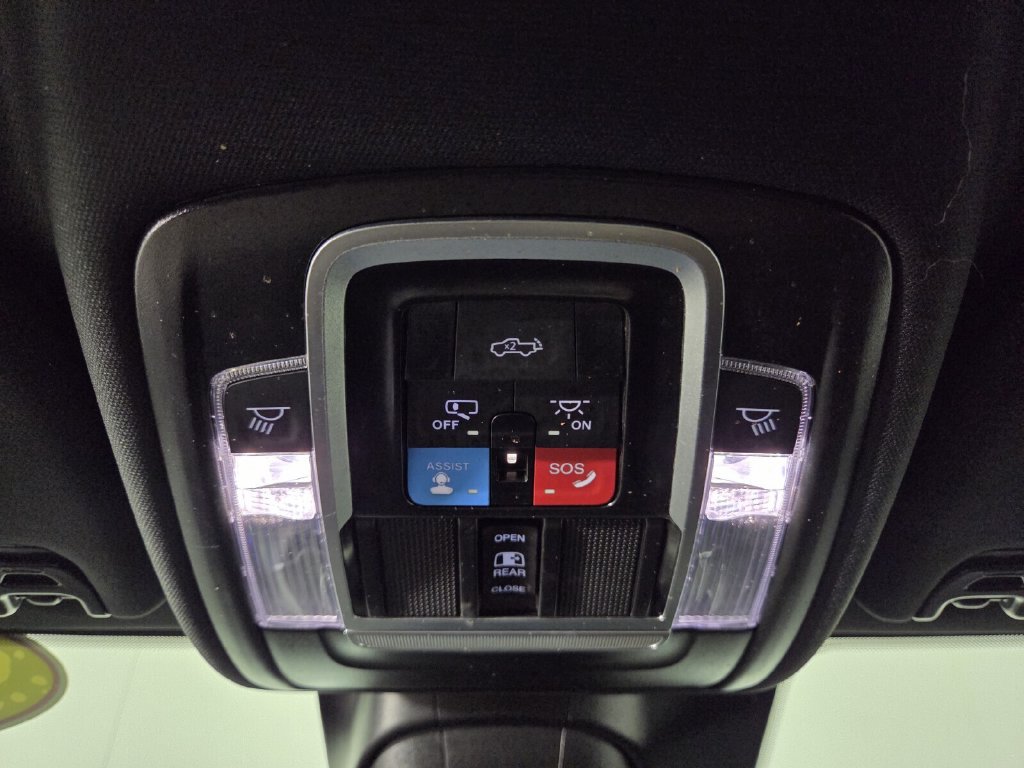 Used 2026 RAM 2500 Laramie AWD/4WD image 15