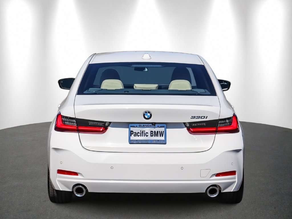 Used 2026 BMW 330i Sedan w/ Premium Package RWD image 5