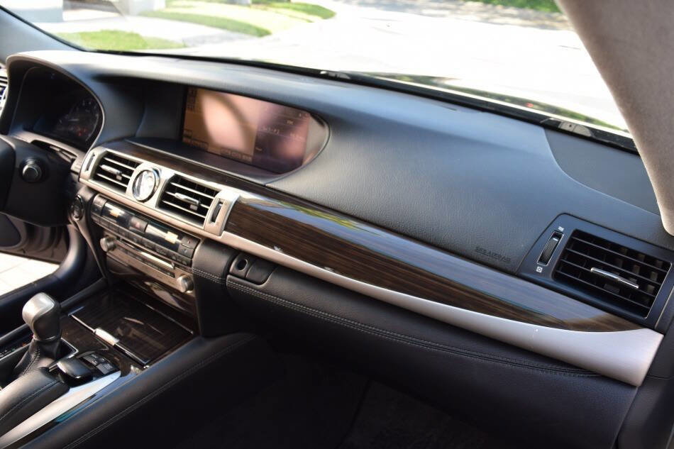 Used 2013 Lexus LS 460 AWD w/ Comfort Pkg image 56