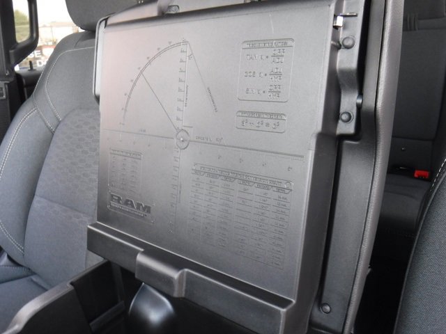 New 2026 RAM 1500 4x4 Crew Cab image 17