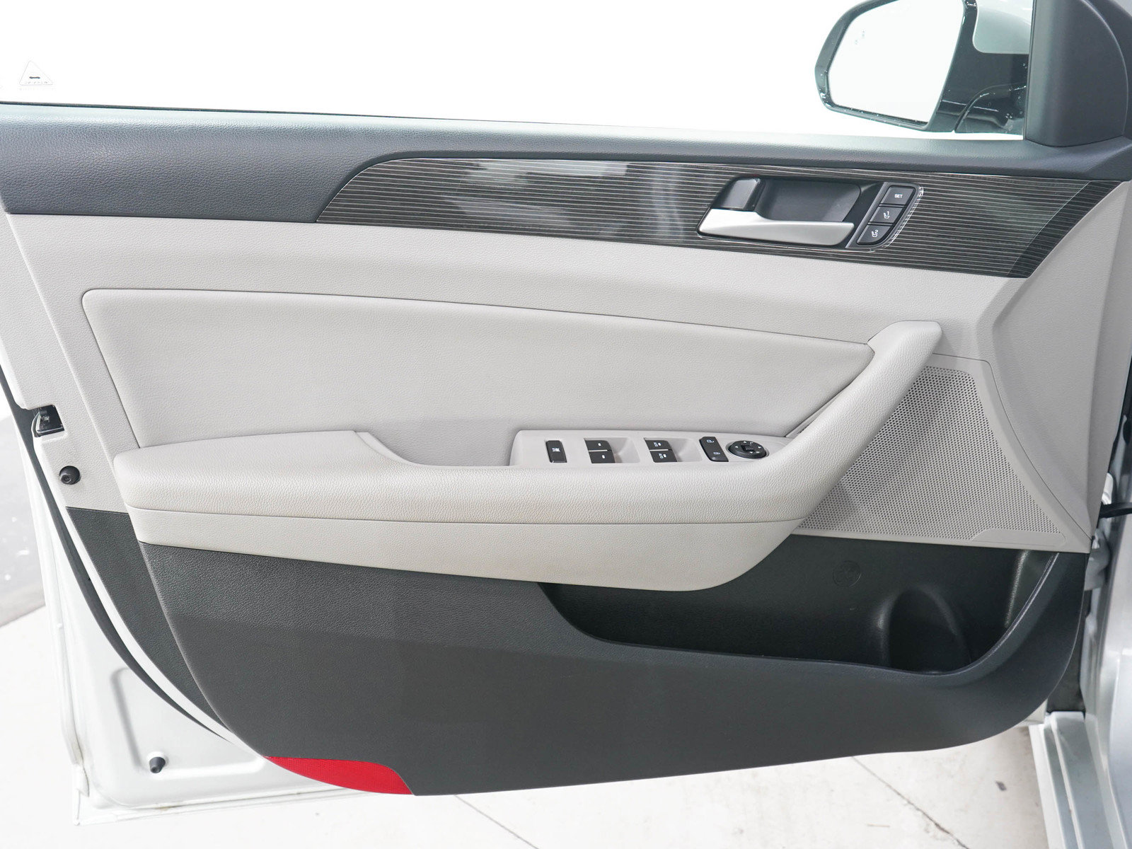 Used 2018 Hyundai Sonata Limited w/ Cargo Package FWD image 18