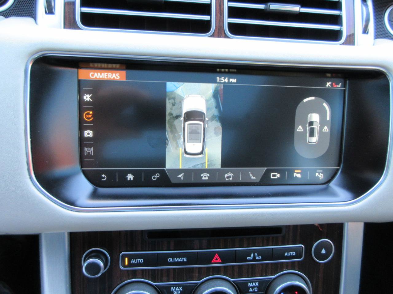 Used 2017 Land Rover Range Rover Supercharged image 76