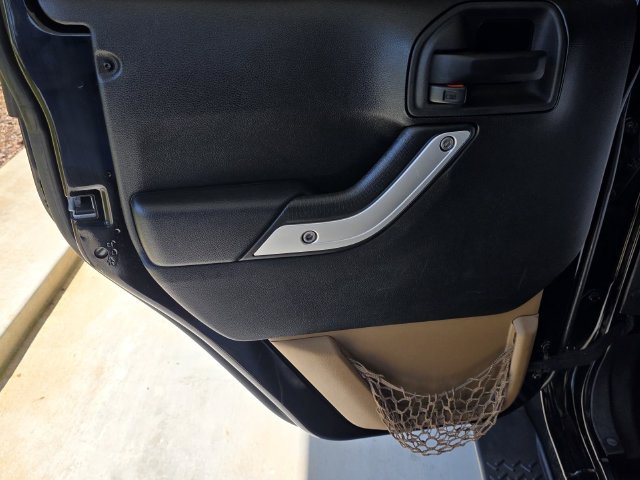 Used 2014 Jeep Wrangler Unlimited Sahara AWD/4WD image 30