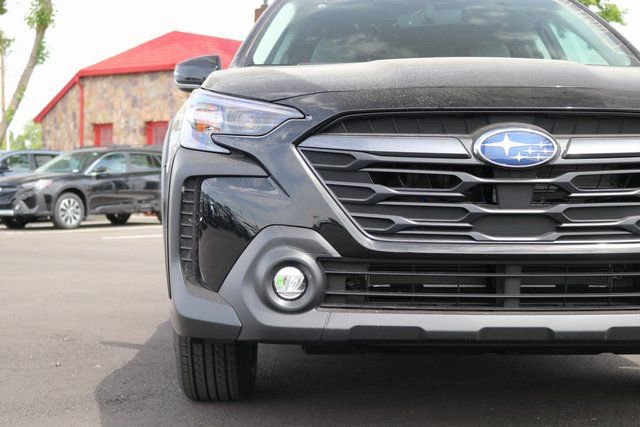 Used 2025 Subaru Outback Premium image 9