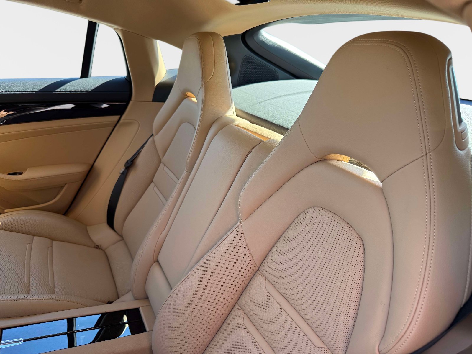 Used 2022 Porsche Panamera 4 image 27