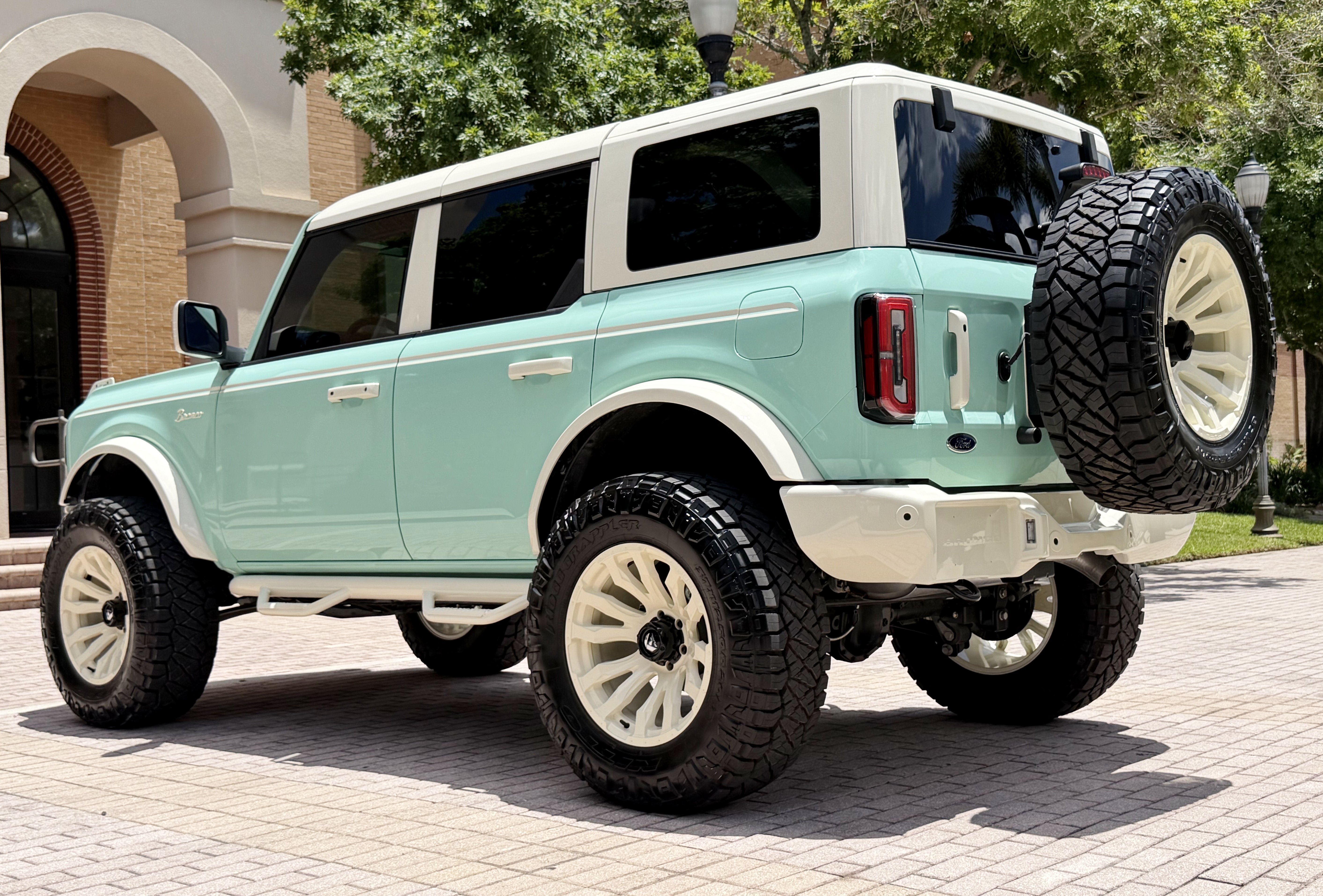 Used 2025 Ford Bronco Outer Banks AWD/4WD image 24