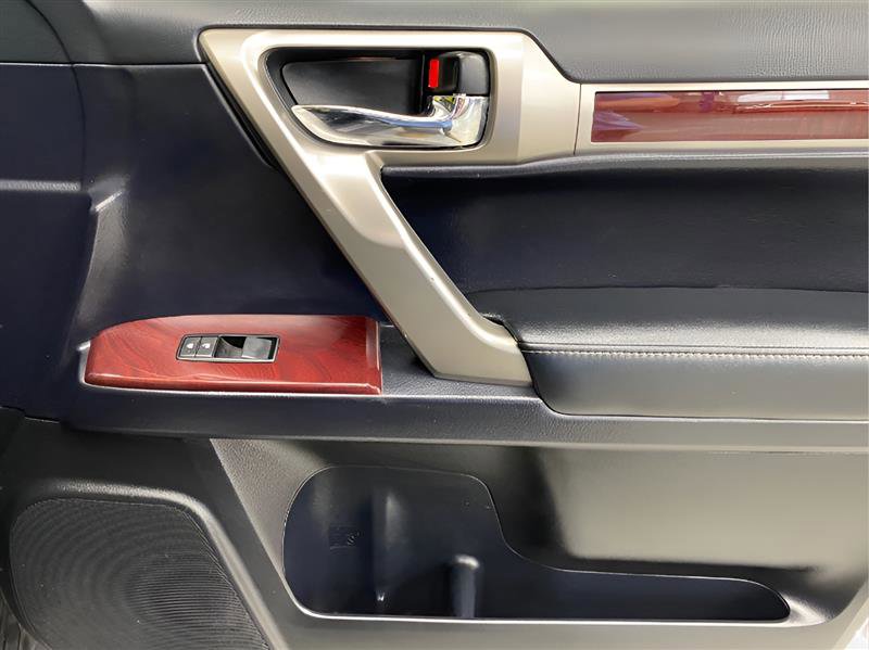 Used 2018 Lexus GX 460 Premium w/ Premium Package image 28