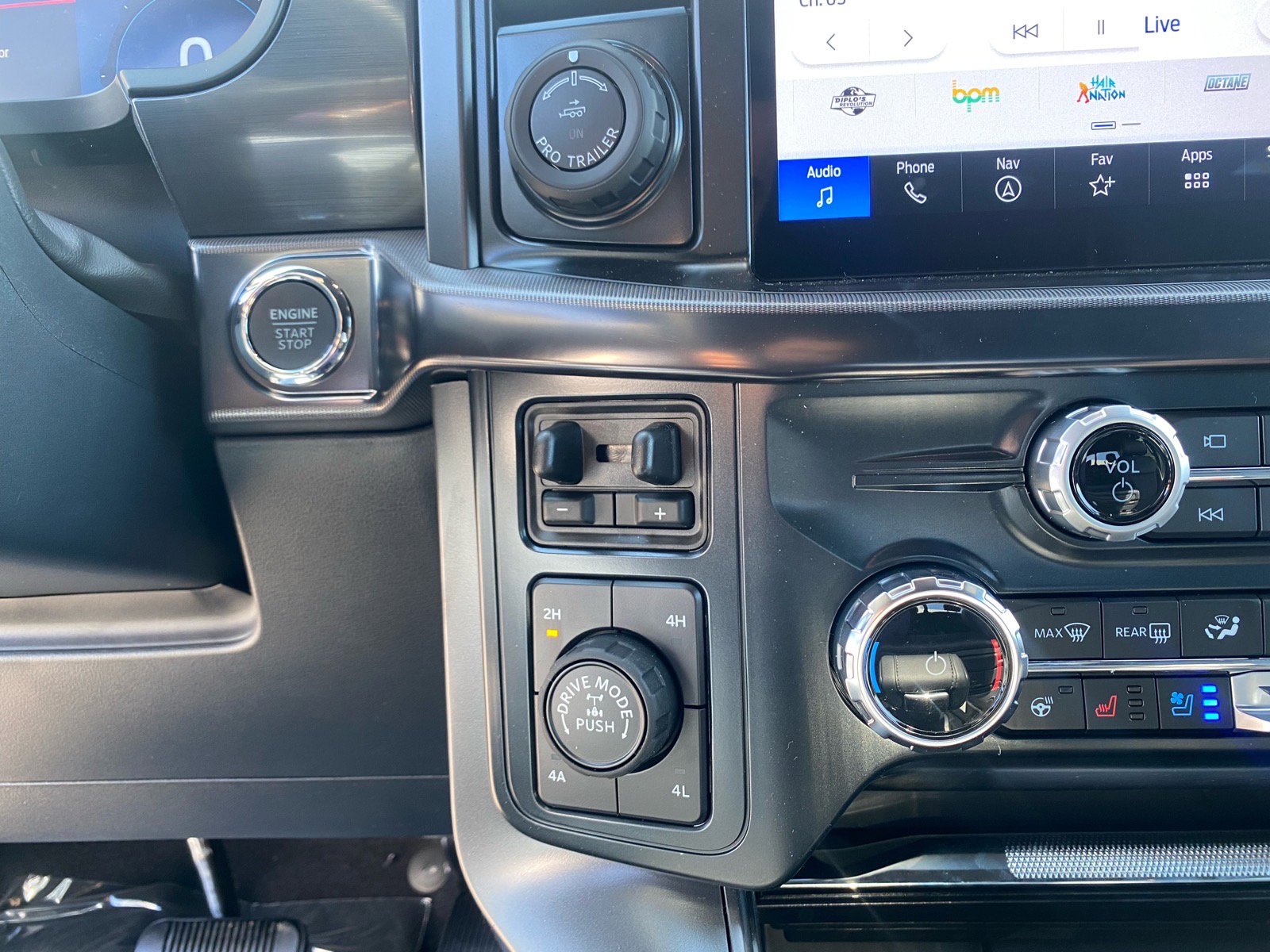 New 2026 Ford F150 Lariat w/ Equipment Group 502A High AWD/4WD image 28