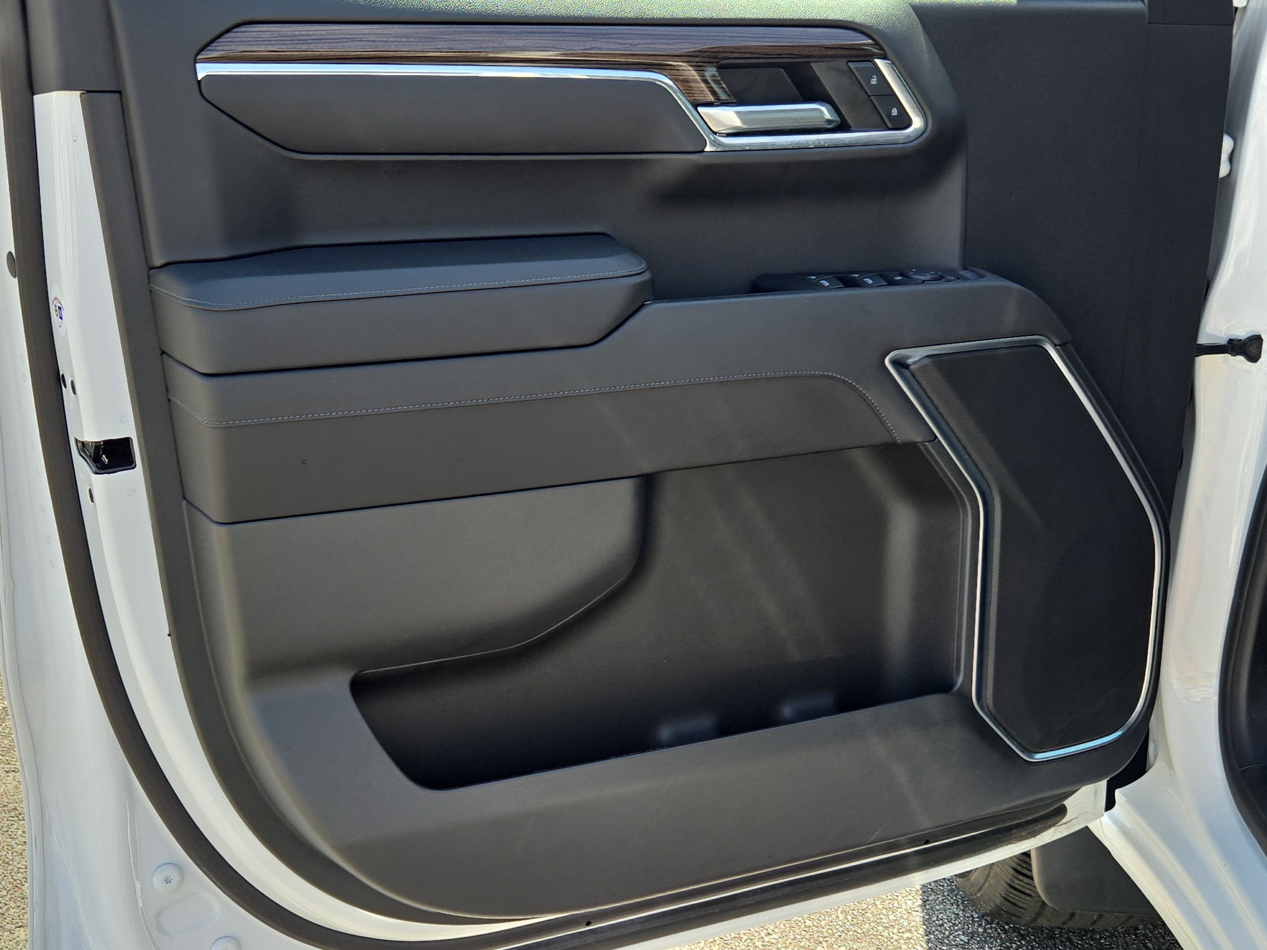 Used 2023 Chevrolet Silverado 1500 LT image 15