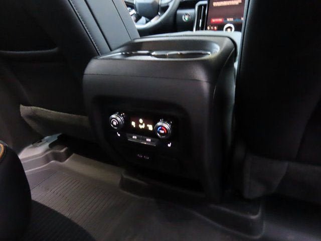 New 2026 GMC Acadia AT4 w/ Luxury Package AWD/4WD image 13