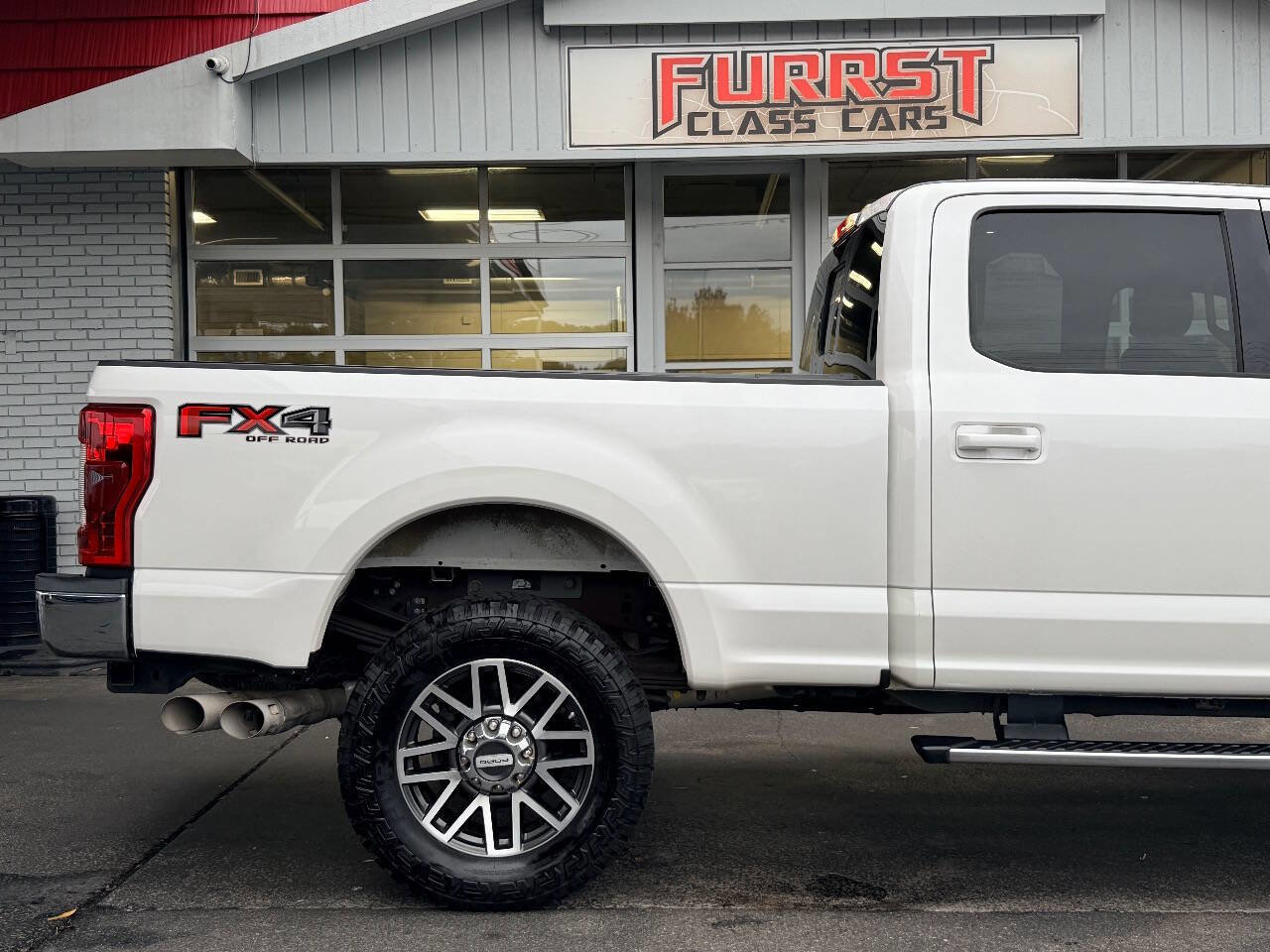 Used 2017 Ford F350 Lariat w/ FX4 Off-Road Package image 12