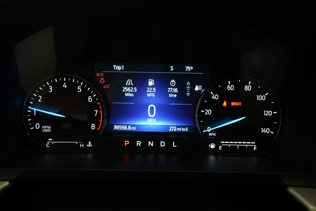Used 2023 Ford Explorer XLT w/ Equipment Group 202A AWD/4WD image 2