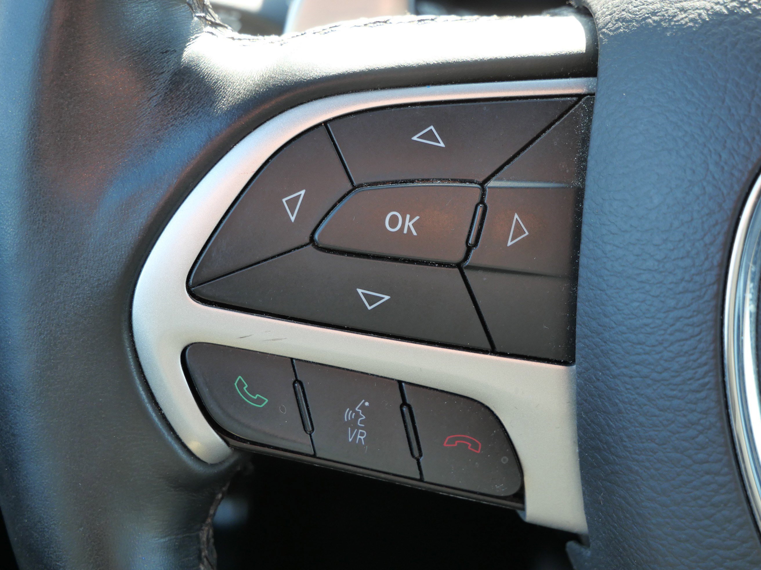 Used 2016 Dodge Durango Limited w/ Nav & Power Liftgate Group image 32