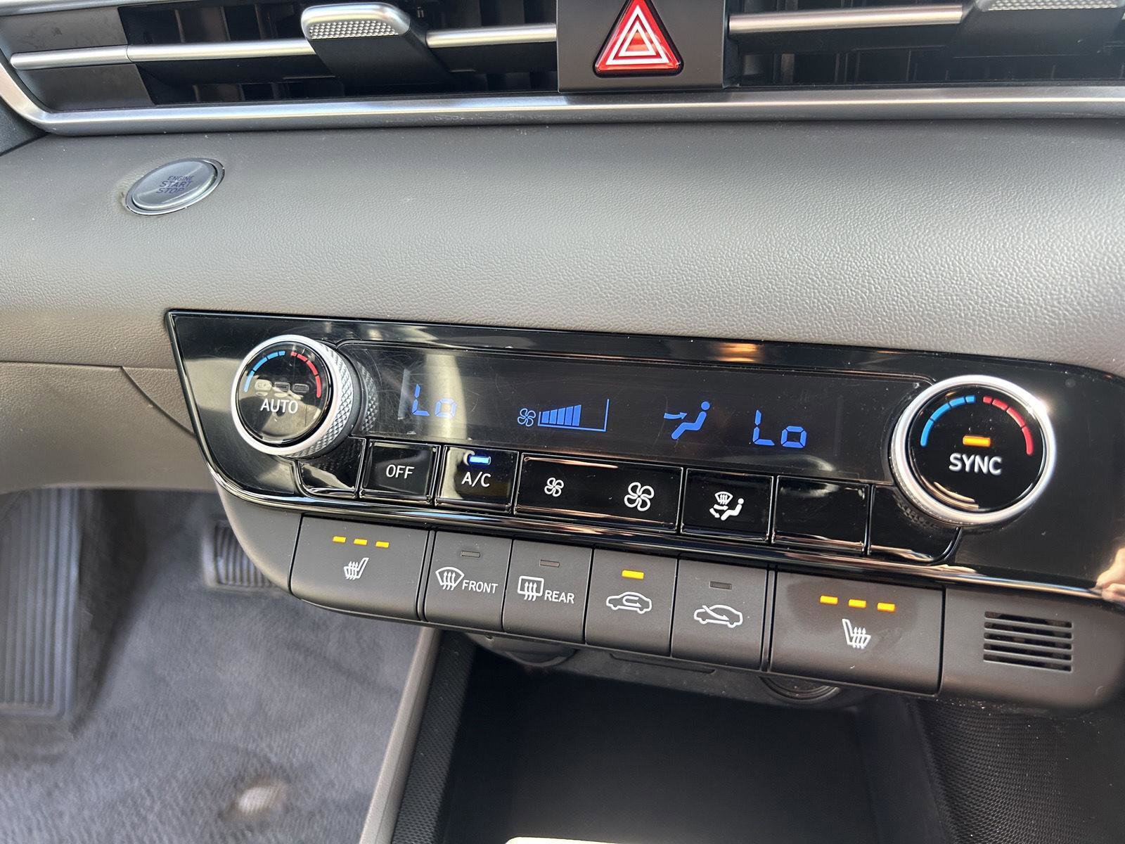 Used 2023 Hyundai Elantra Blue image 16