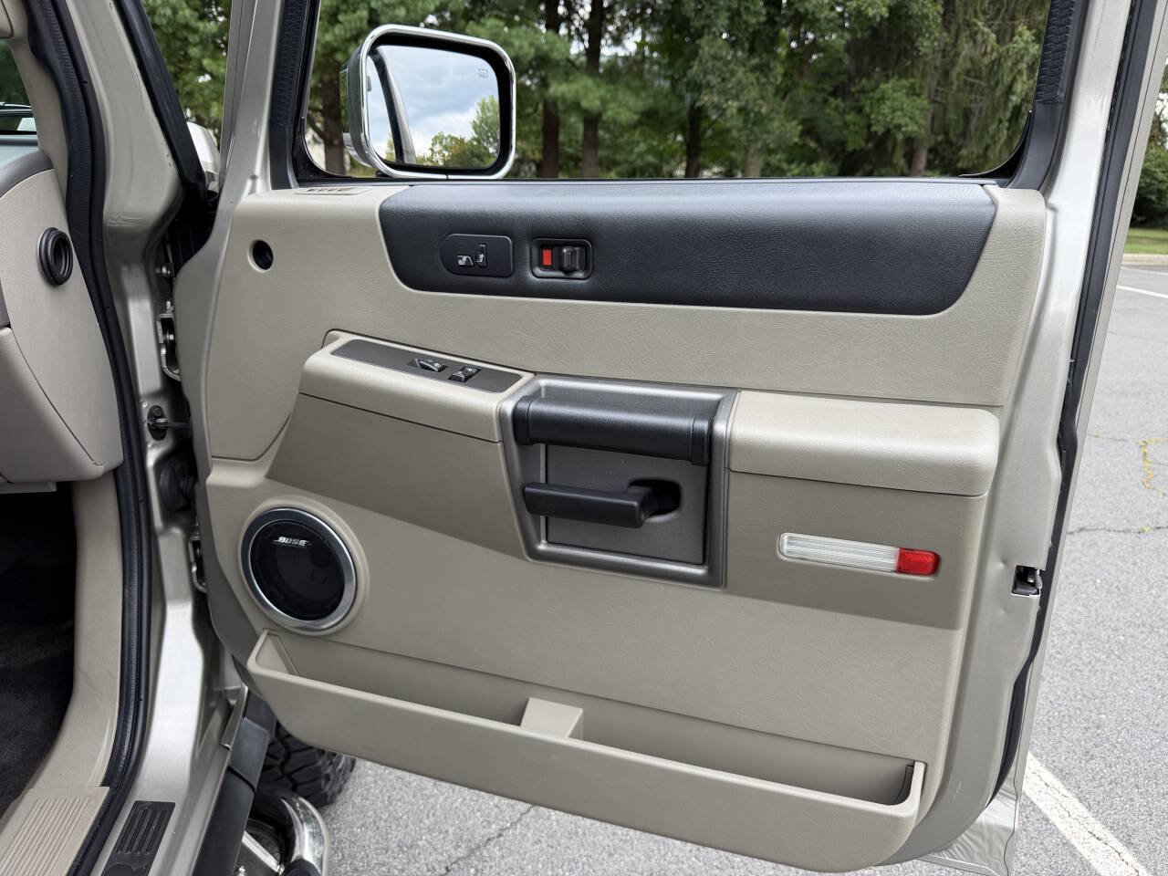 Used 2003 HUMMER H2 w/ Preferred Equipment Group AWD/4WD image 25