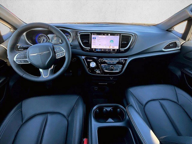 Used 2026 Chrysler Pacifica Select FWD image 16