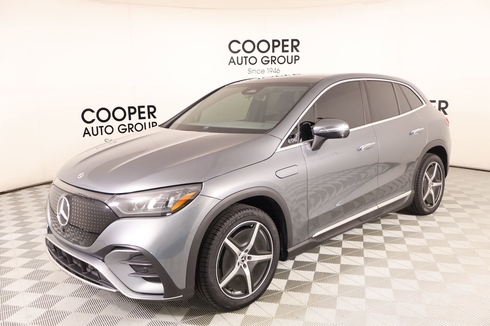 Used 2023 Mercedes-Benz EQE 350+ SUV image 9