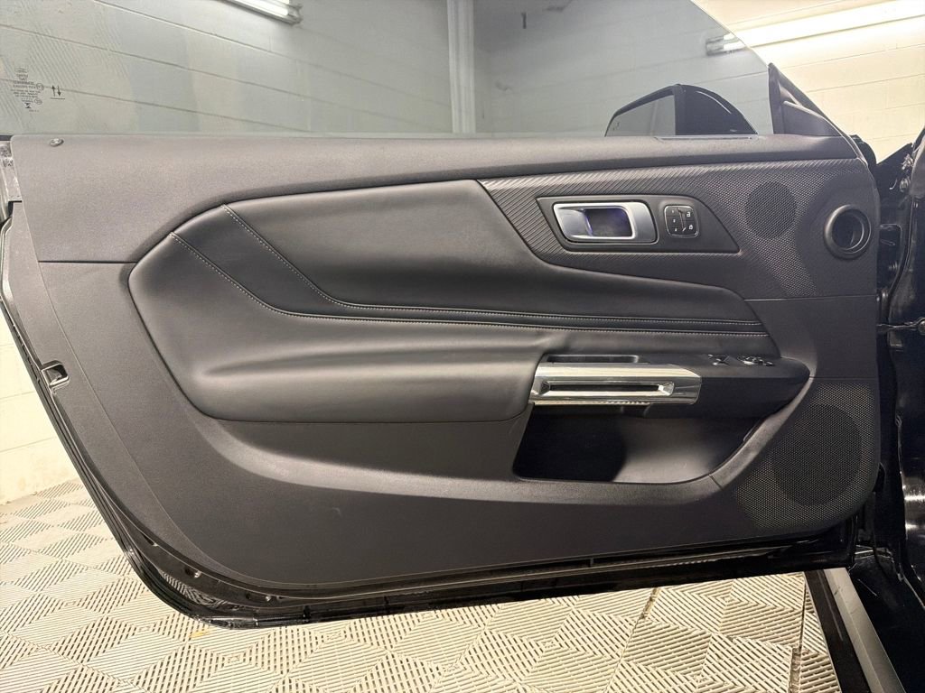 Used 2025 Ford Mustang GT Premium image 15