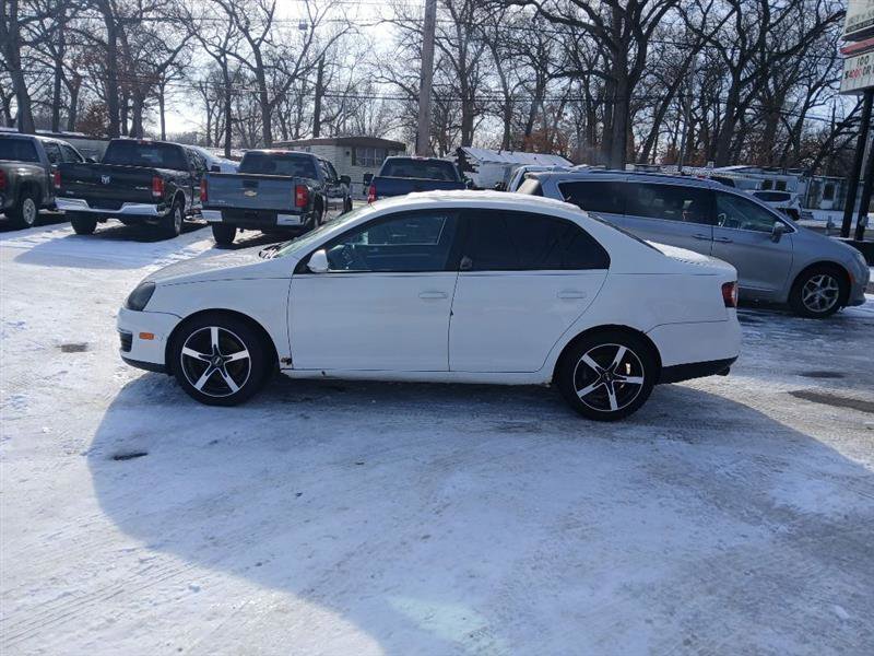Used 2009 Volkswagen Jetta S image 2