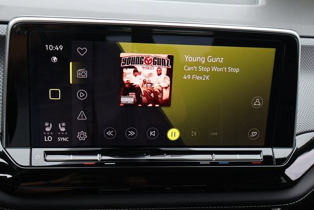 New 2026 Volkswagen Atlas Cross Sport SEL Premium R-Line image 22