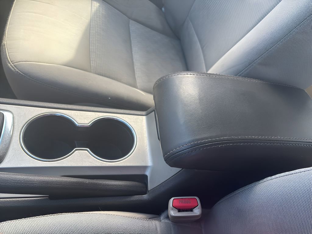 Used 2011 Ford Fusion SE FWD image 18